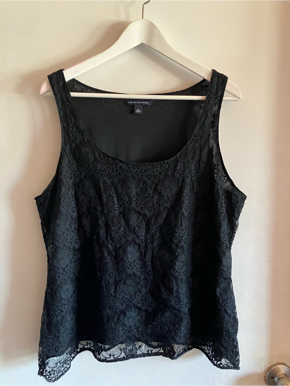 Banana Republic Black Lace Scoop Neck Camisole size XL
